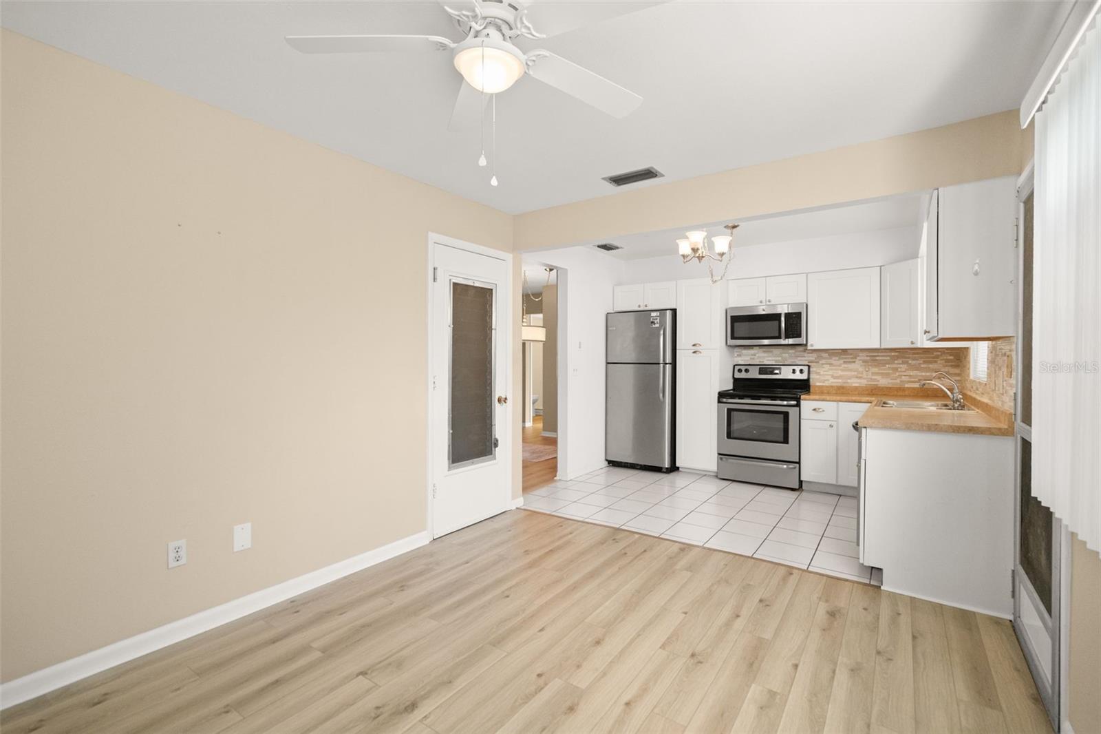 Image 21 of 32 For 8452 Phillip N 8452