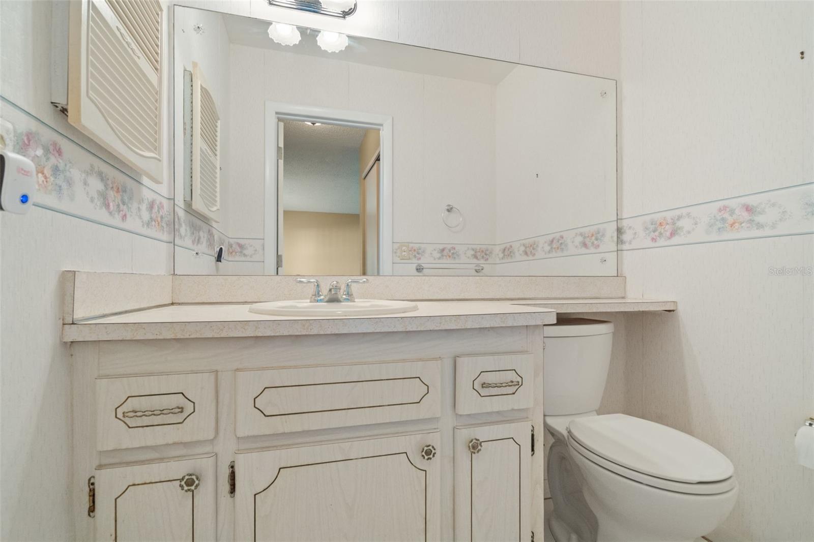 Image 27 of 32 For 8452 Phillip N 8452