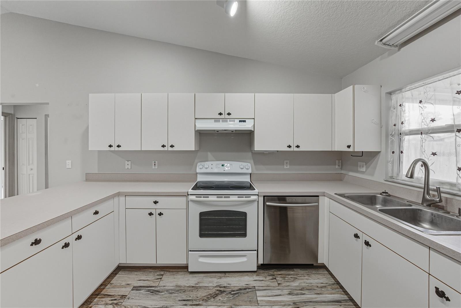 Image 16 of 46 For 4752 Timber Way