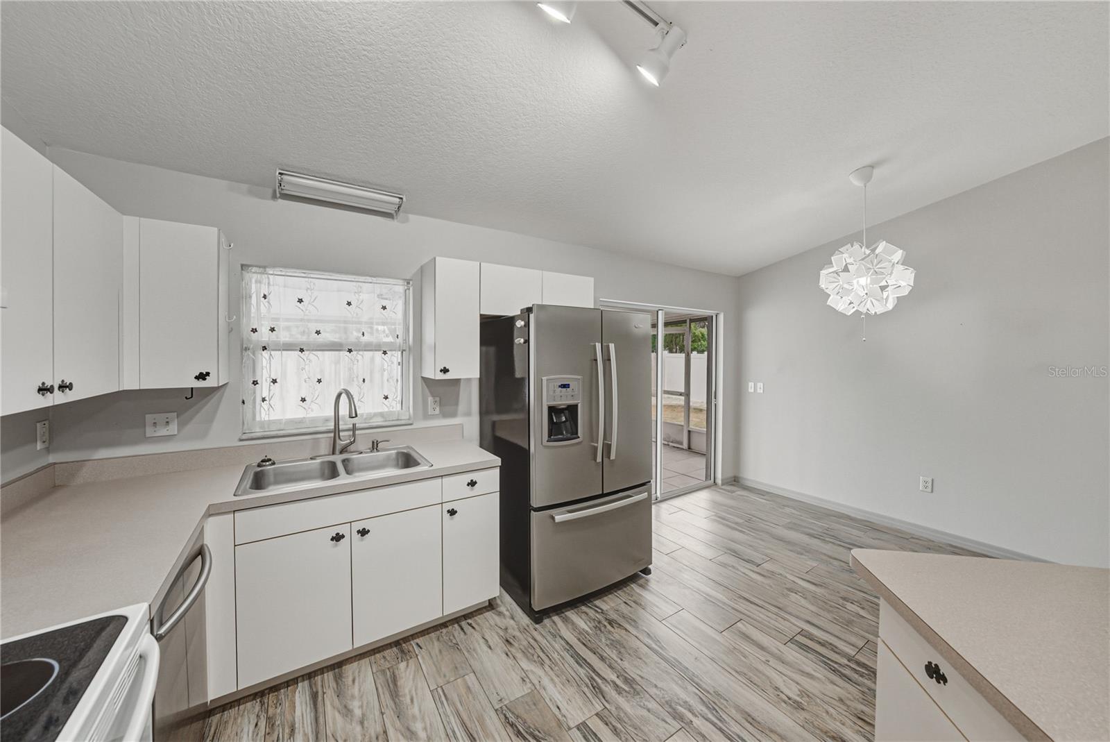 Image 18 of 46 For 4752 Timber Way