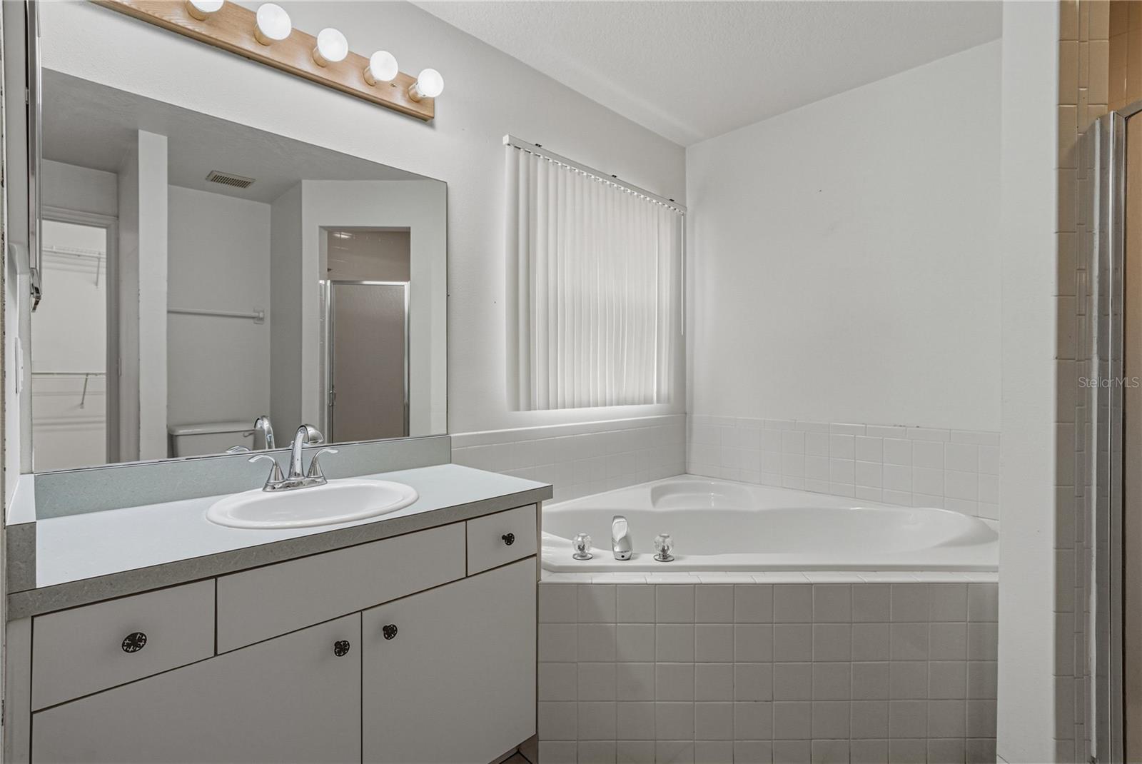 Image 28 of 46 For 4752 Timber Way