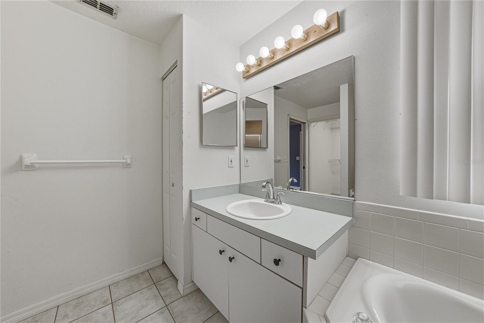 Image 29 of 46 For 4752 Timber Way