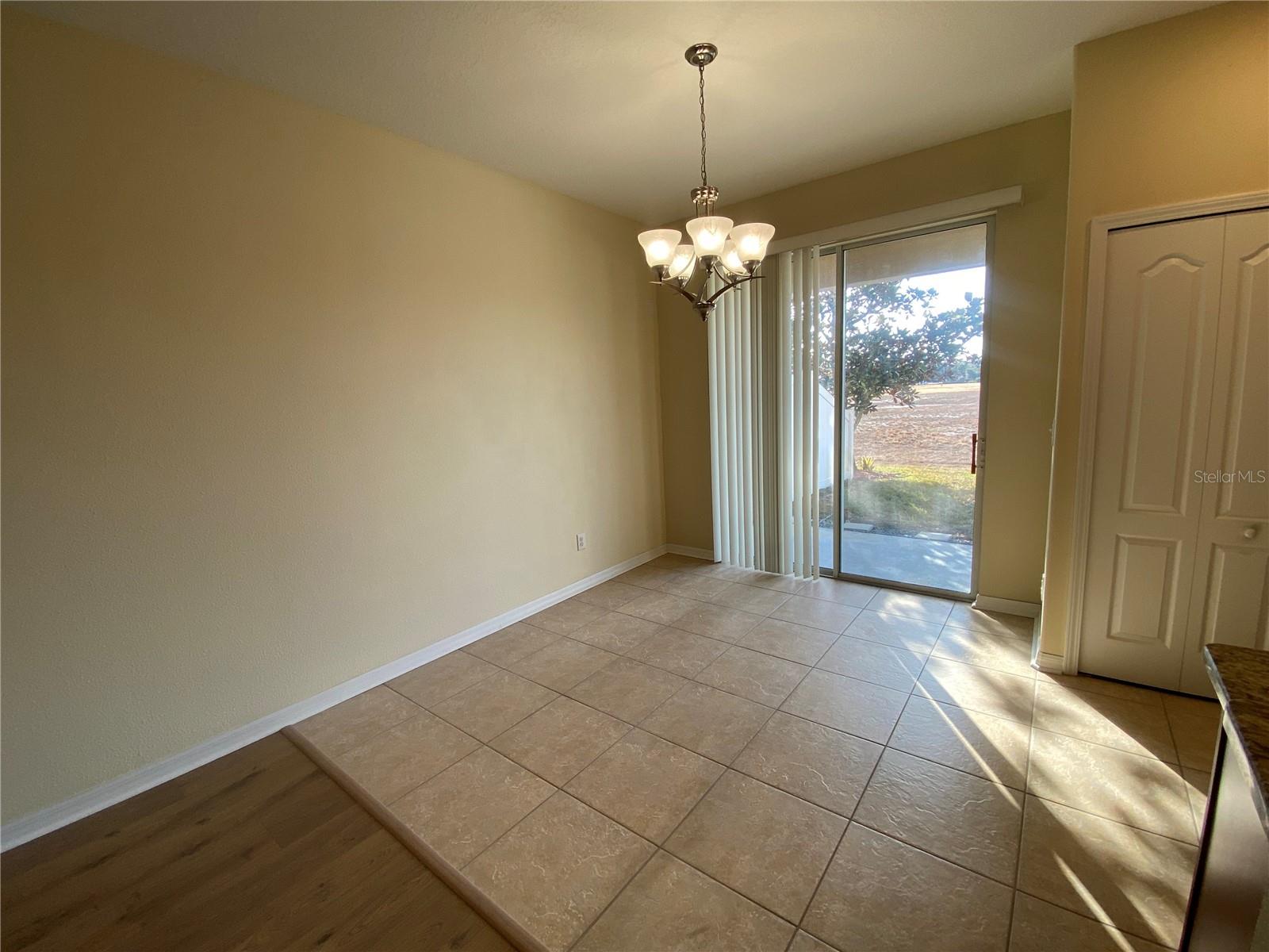 Image 13 of 30 For 11903 Greengate Drive