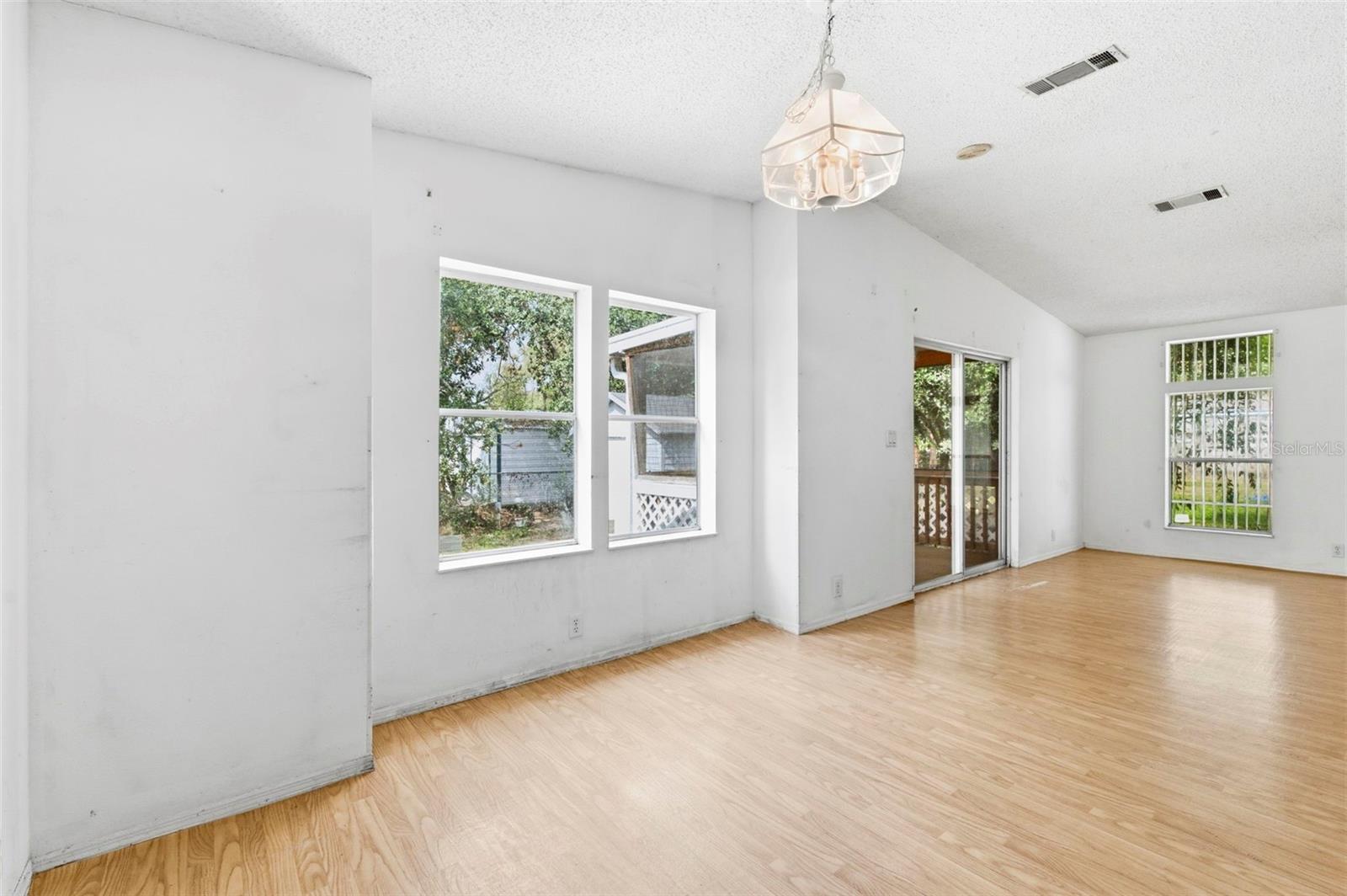 Image 13 of 45 For 4108 Wedgemere Drive