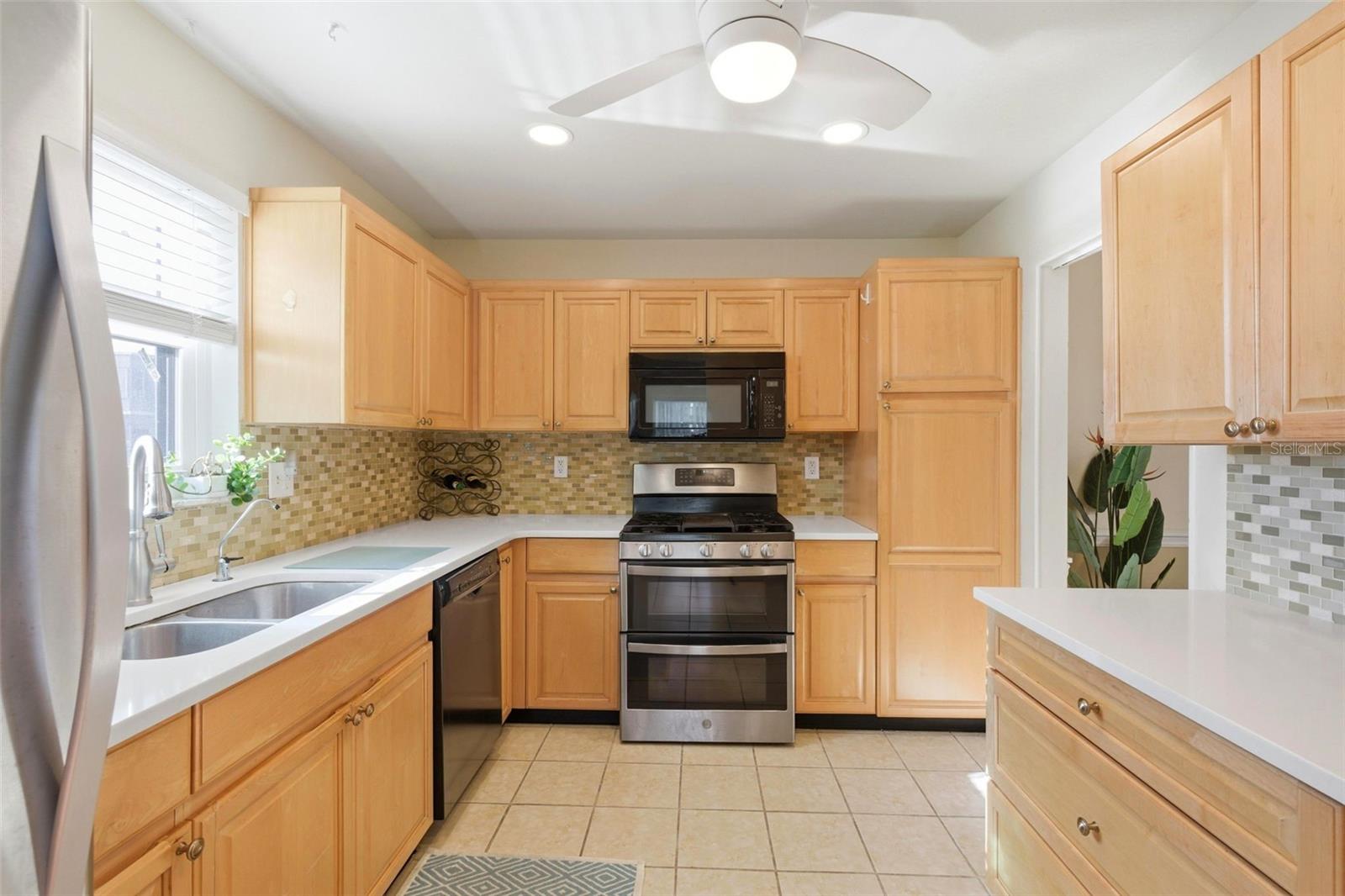 Image 12 of 38 For 6188 80th Street N 310