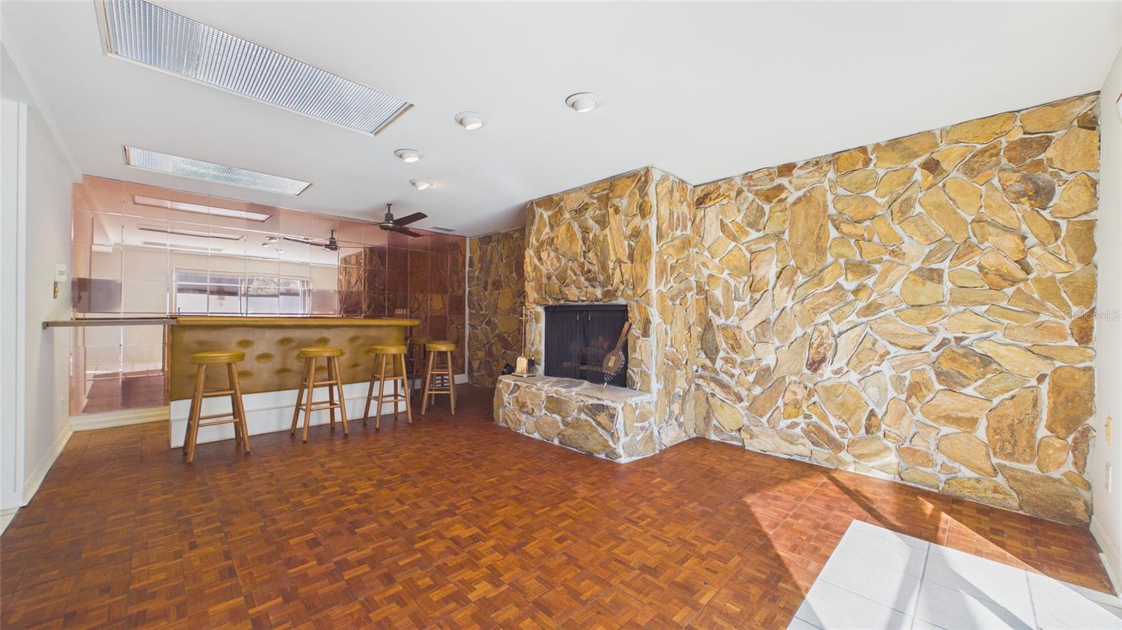 Image 16 of 45 For 3112 Julia Circle