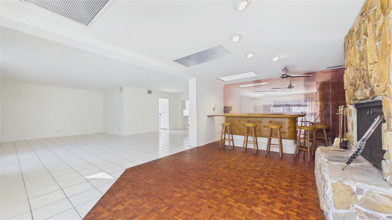 Image 17 of 45 For 3112 Julia Circle