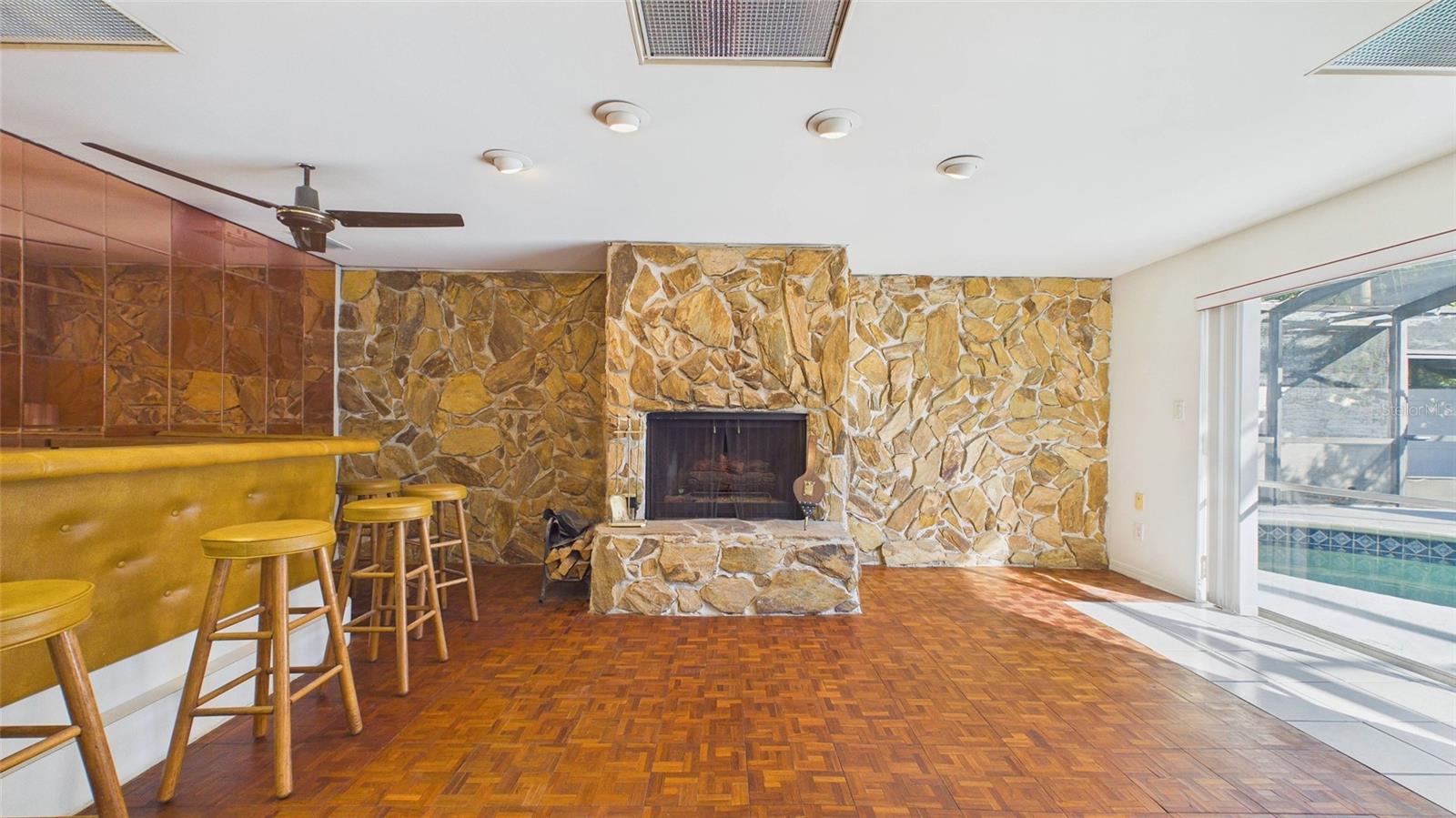 Image 18 of 45 For 3112 Julia Circle