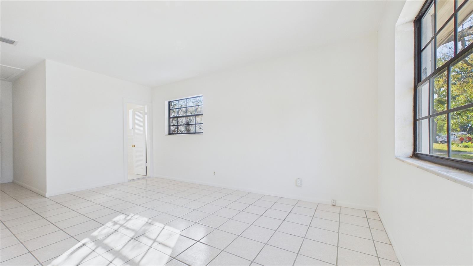 Image 24 of 45 For 3112 Julia Circle