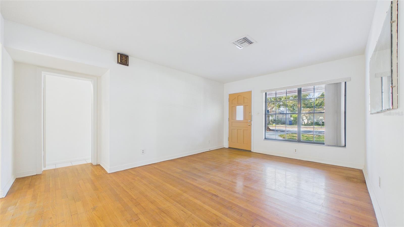 Image 9 of 45 For 3112 Julia Circle