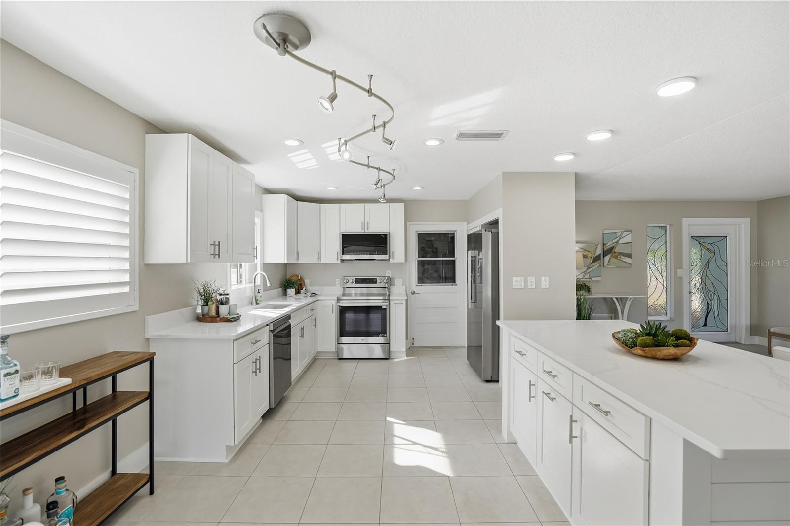 Image 10 of 42 For 541 Lillian Drive