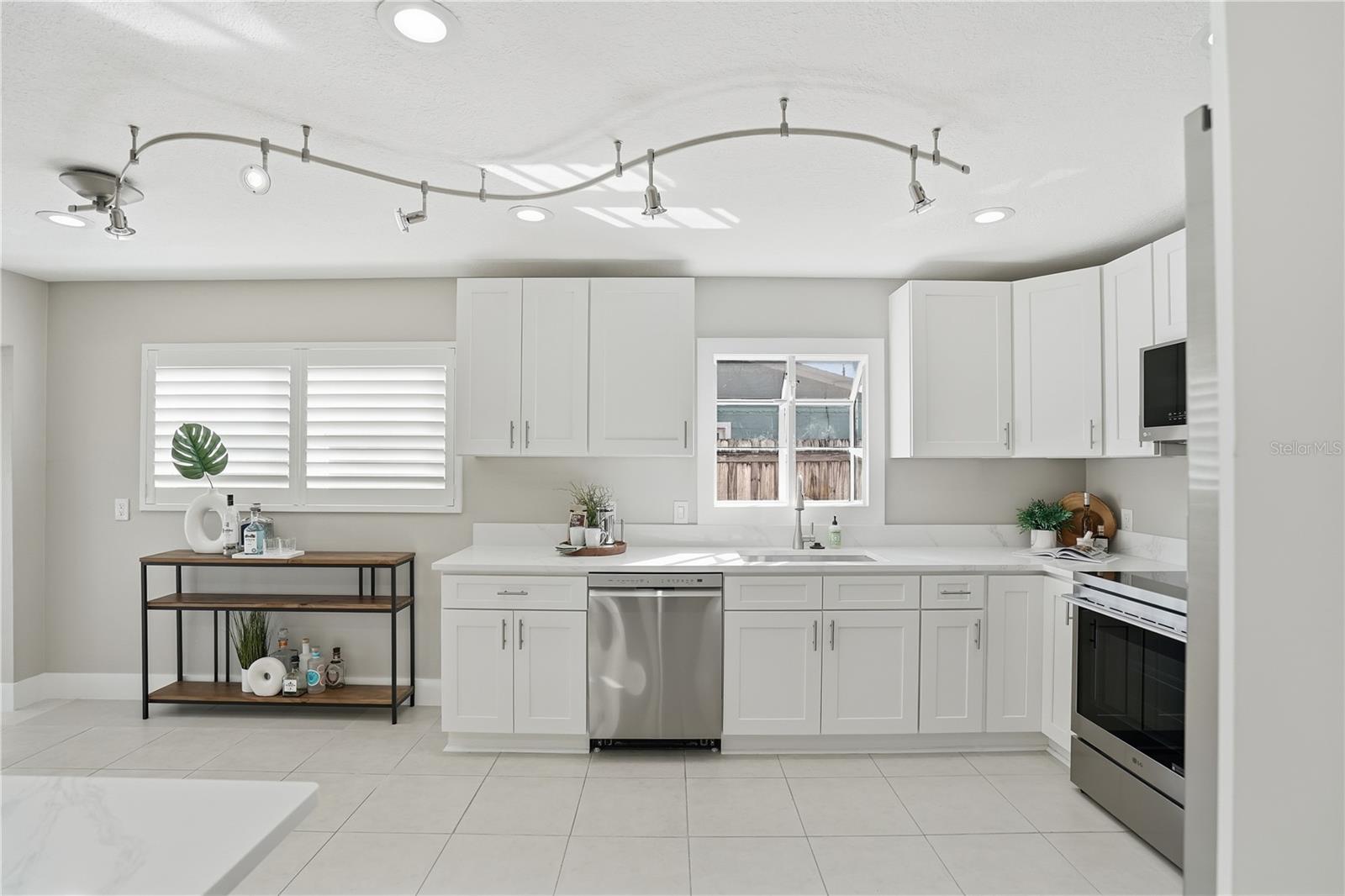 Image 11 of 42 For 541 Lillian Drive