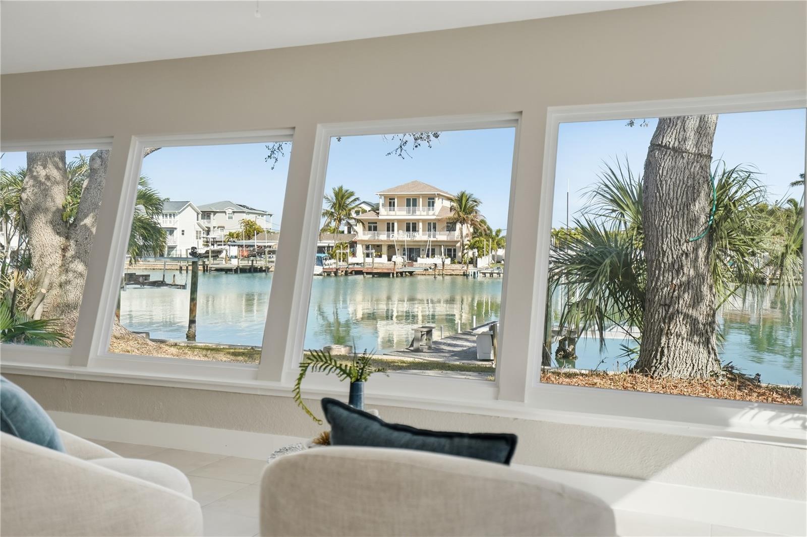 Image 14 of 42 For 541 Lillian Drive