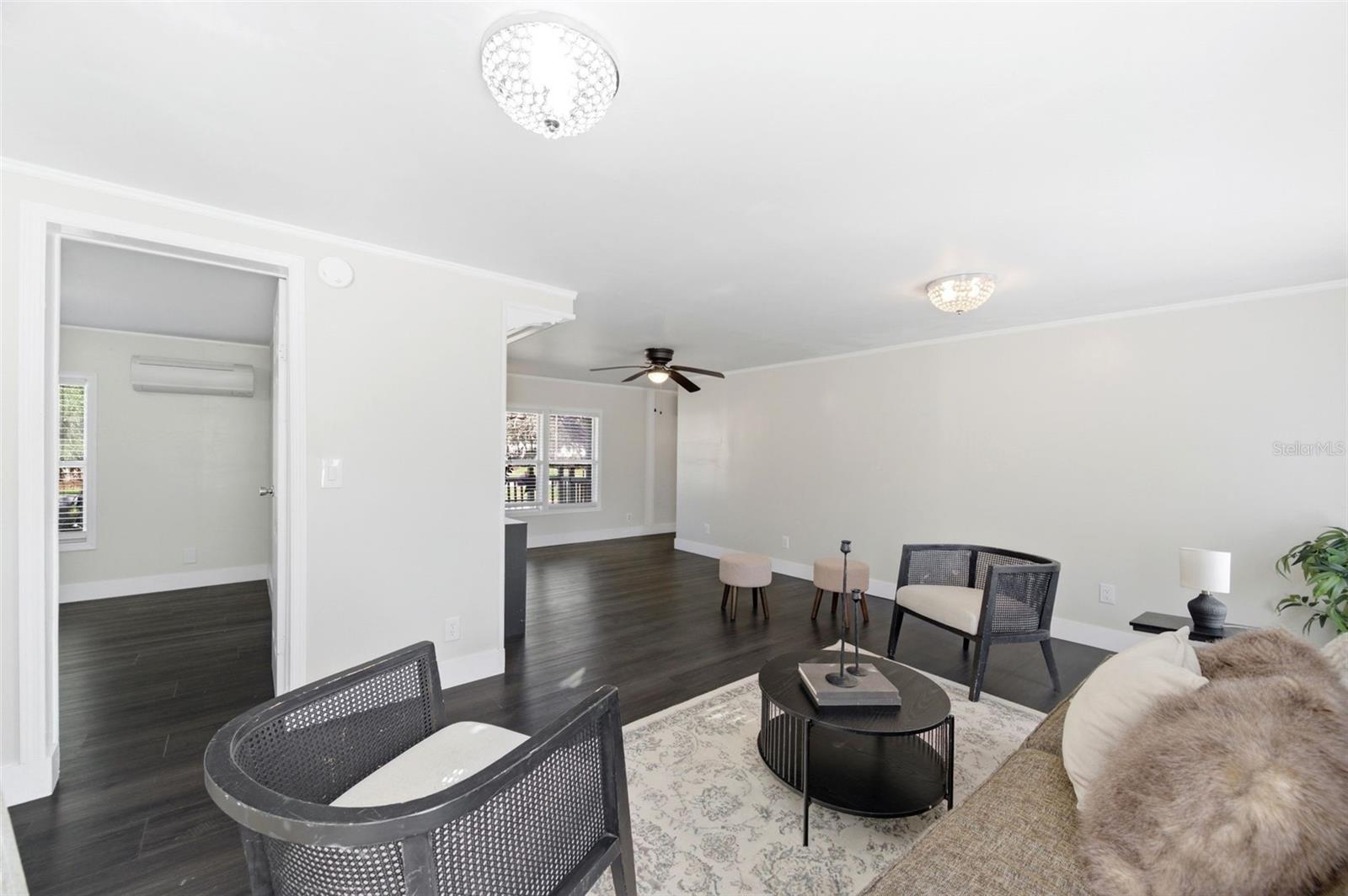 Listing photo id 9 for 6329 Saddletree Drive