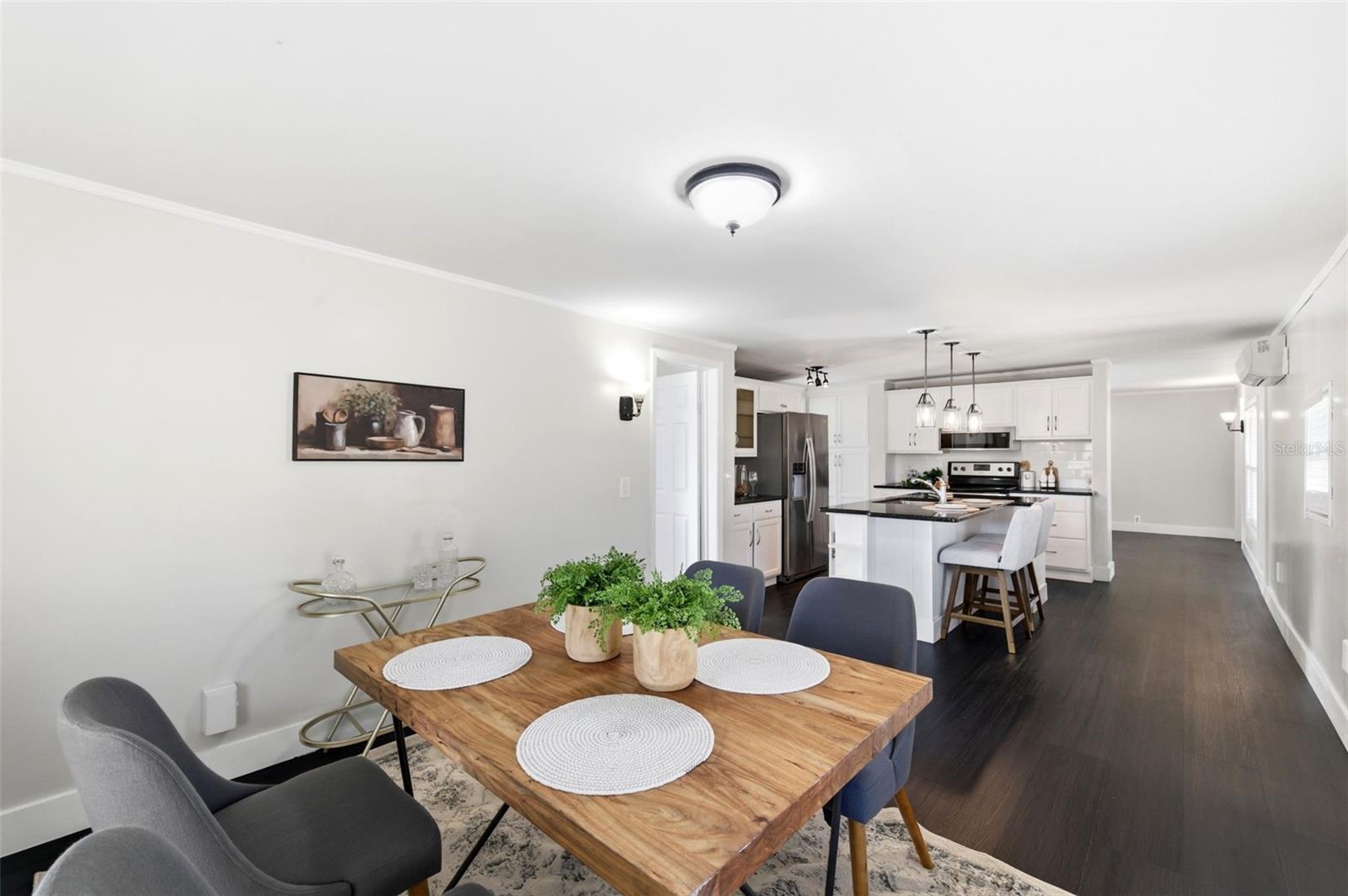 Listing photo id 16 for 6329 Saddletree Drive