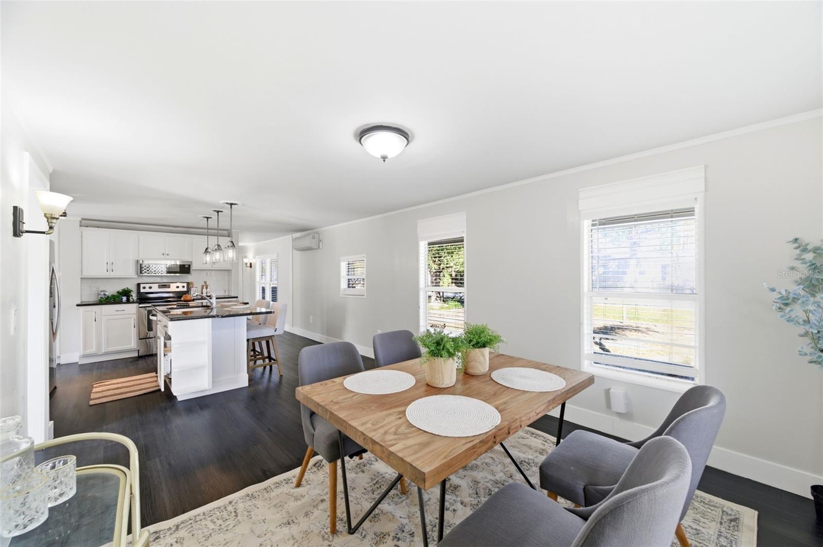 Listing photo id 17 for 6329 Saddletree Drive