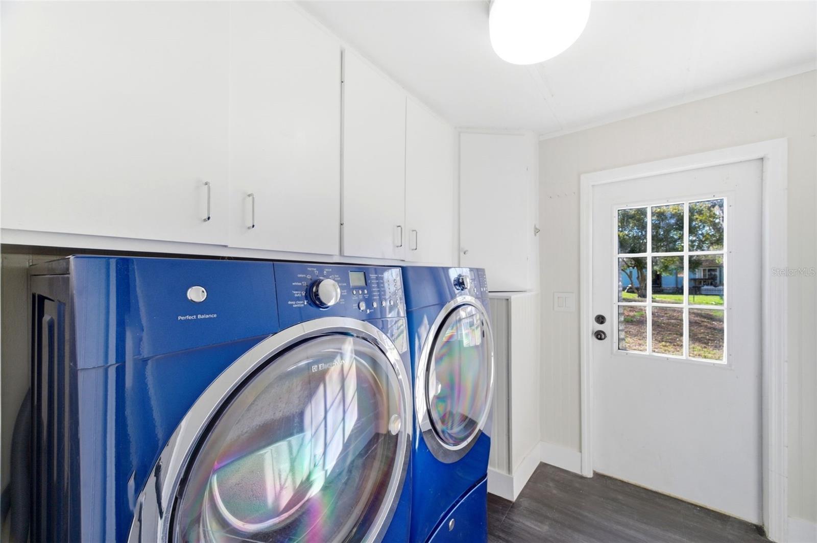 Listing photo id 18 for 6329 Saddletree Drive