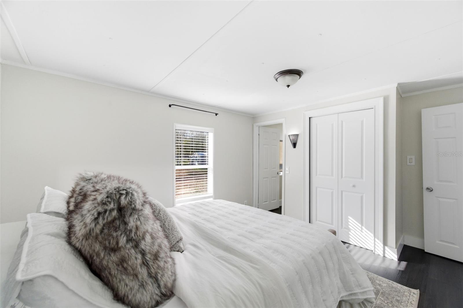 Listing photo id 20 for 6329 Saddletree Drive