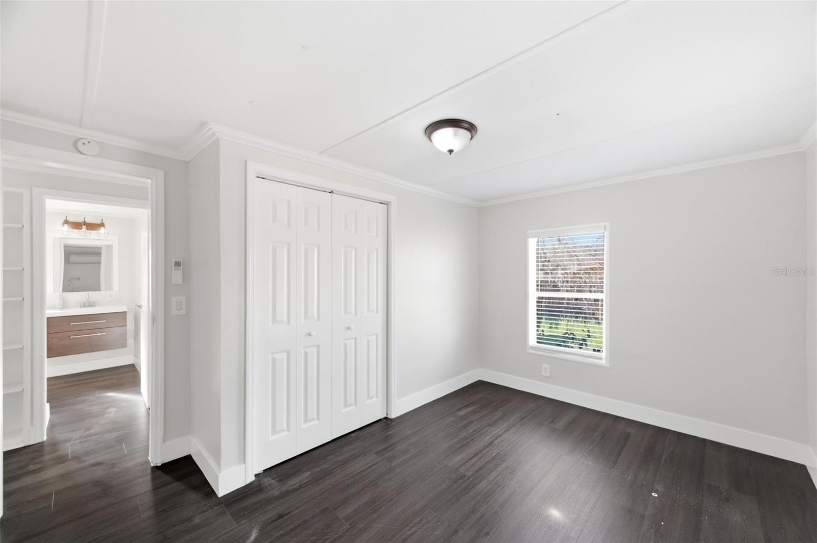 Listing photo id 32 for 6329 Saddletree Drive