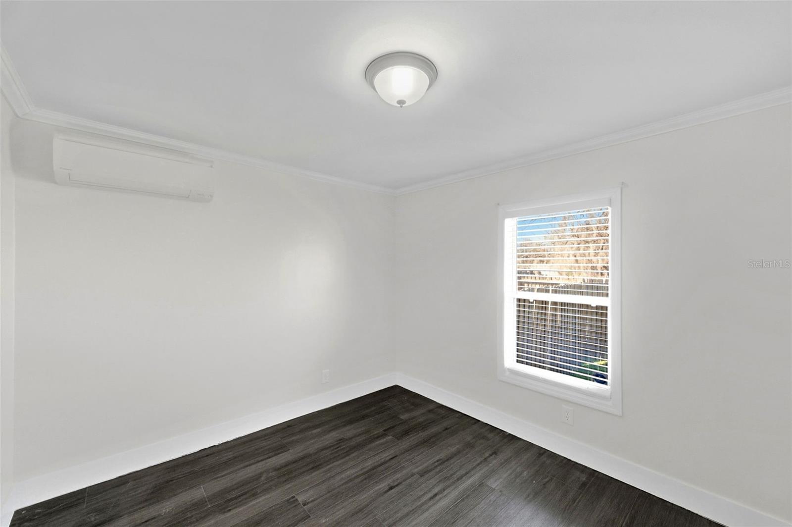 Listing photo id 33 for 6329 Saddletree Drive