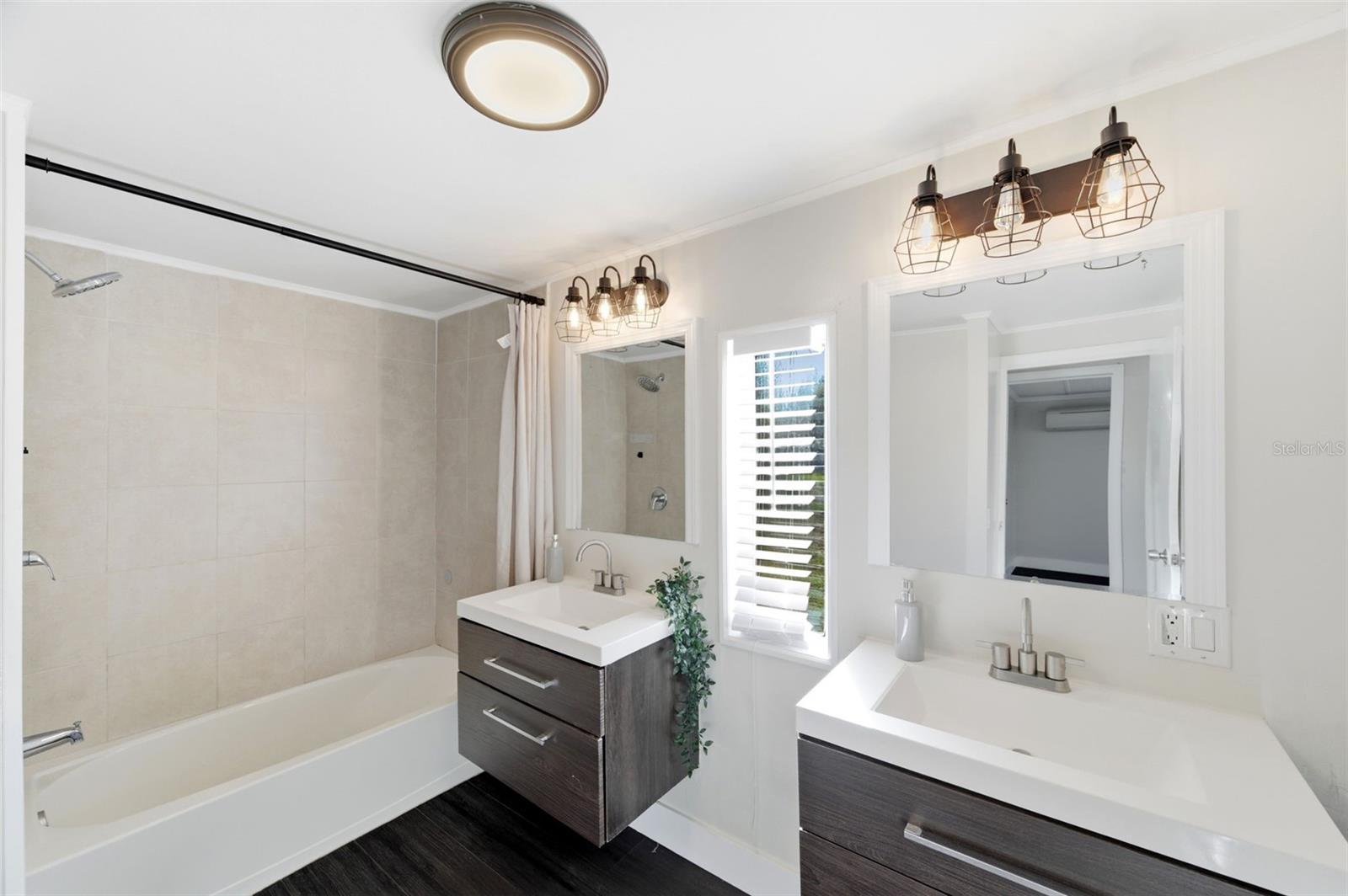 Listing photo id 37 for 6329 Saddletree Drive