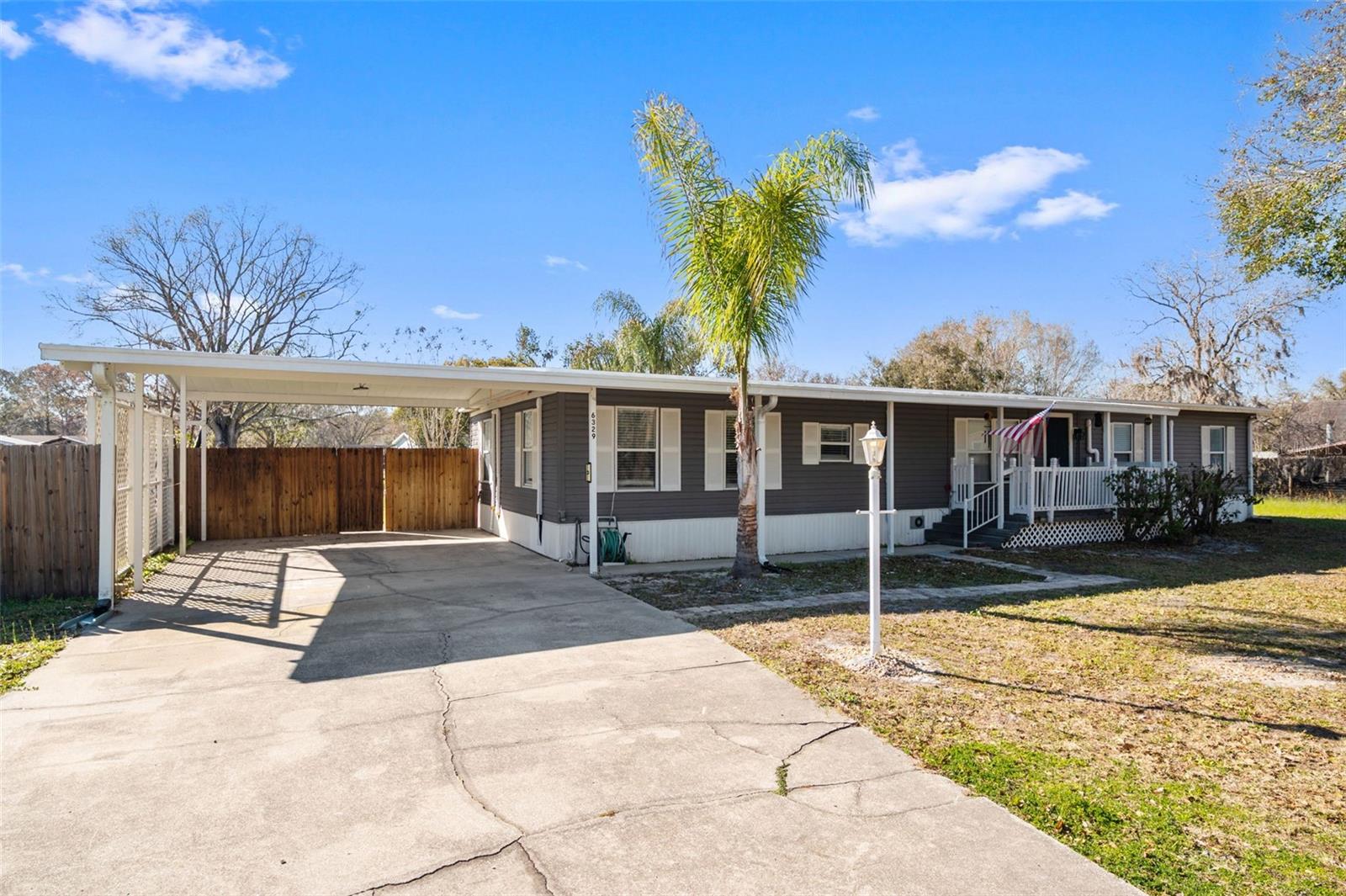 Listing photo id 2 for 6329 Saddletree Drive