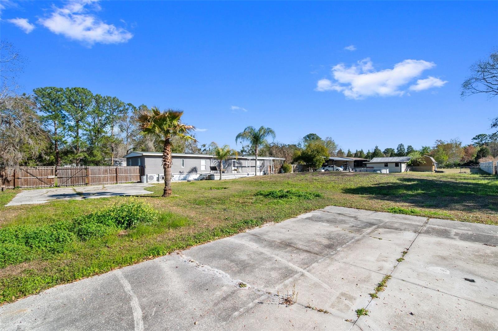 Listing photo id 41 for 6329 Saddletree Drive