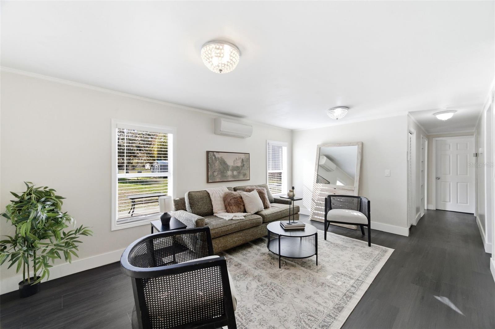 Listing photo id 7 for 6329 Saddletree Drive