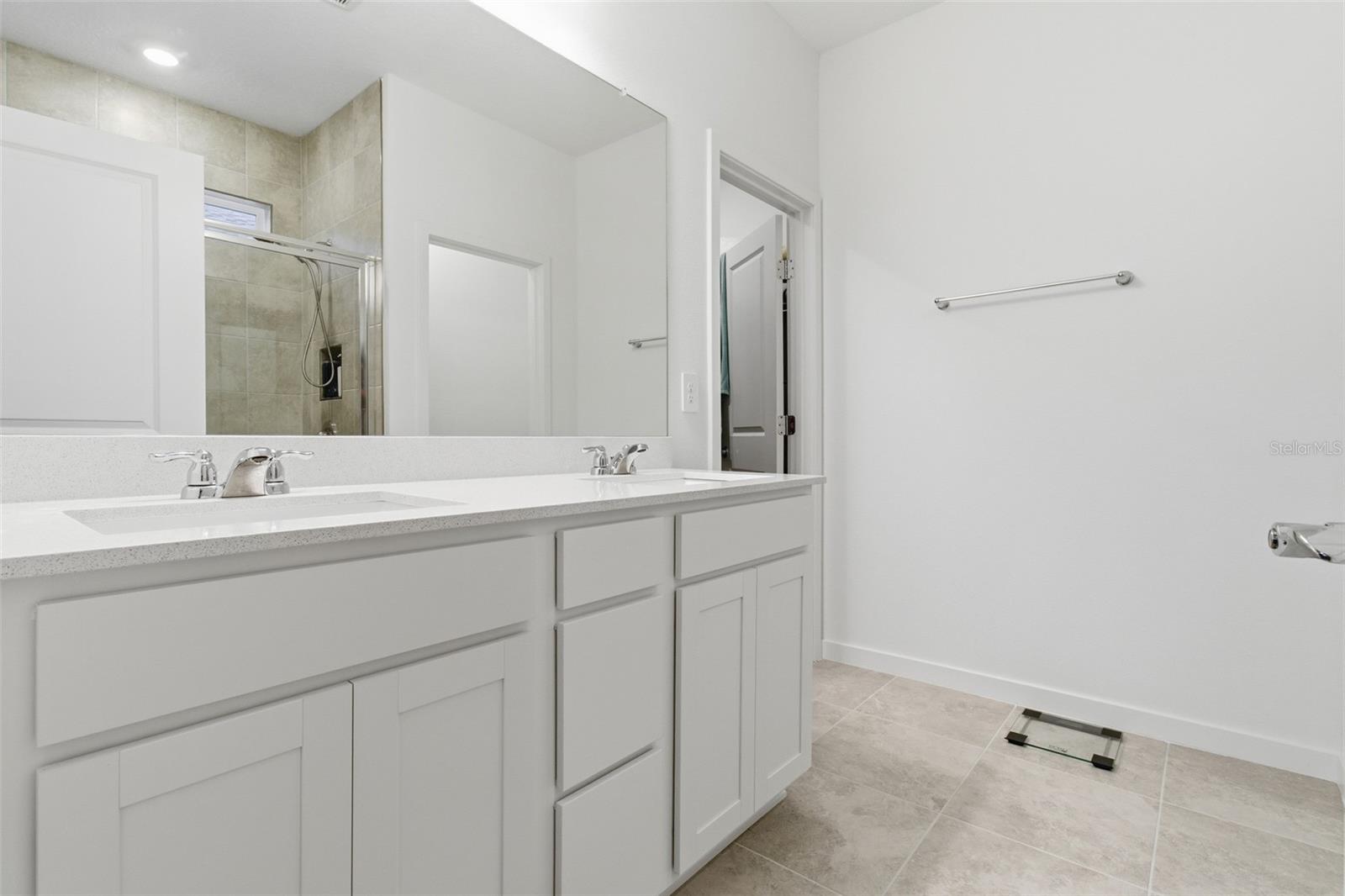 Image 7 of 13 For 9738 Redwood Heights Loop