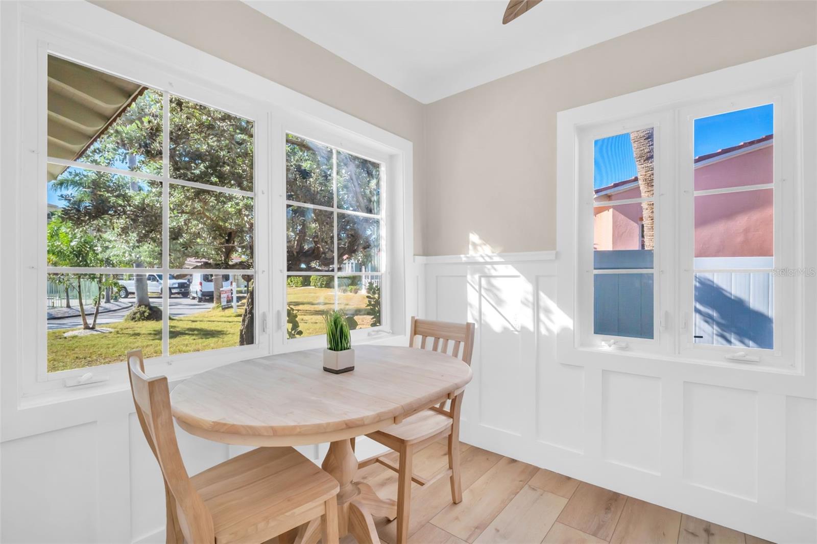 Image 10 of 51 For 16613 Gulf Boulevard