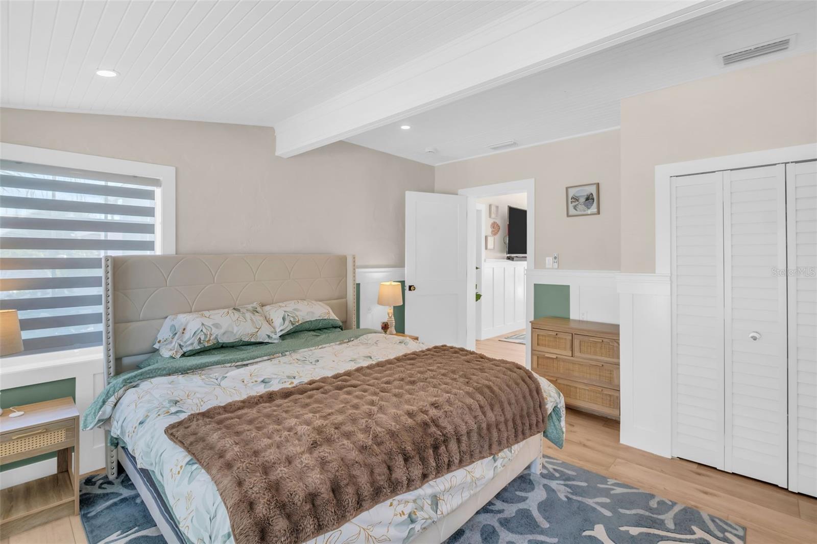 Image 23 of 51 For 16613 Gulf Boulevard