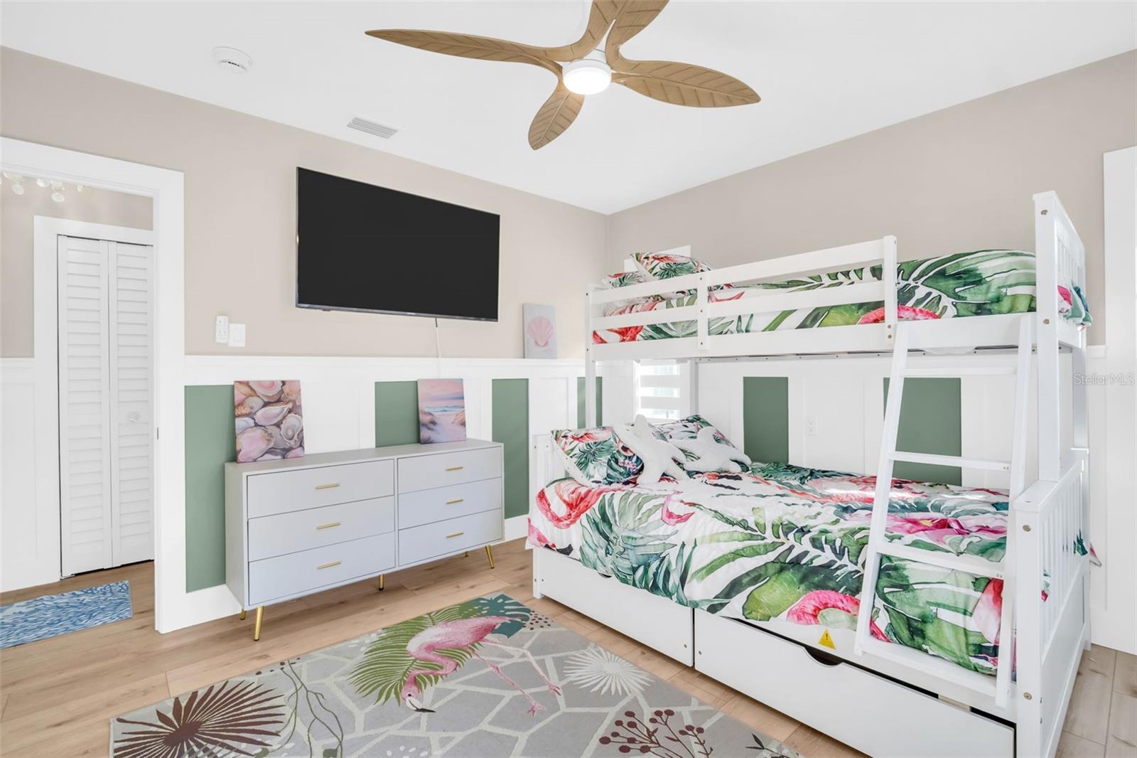 Image 27 of 51 For 16613 Gulf Boulevard