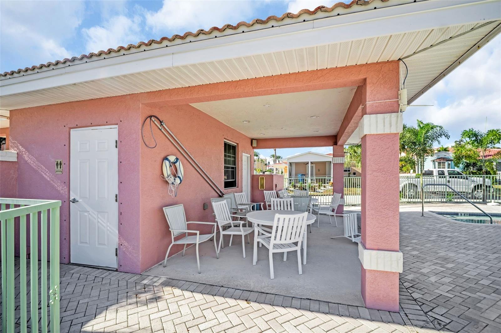 Image 39 of 51 For 16613 Gulf Boulevard