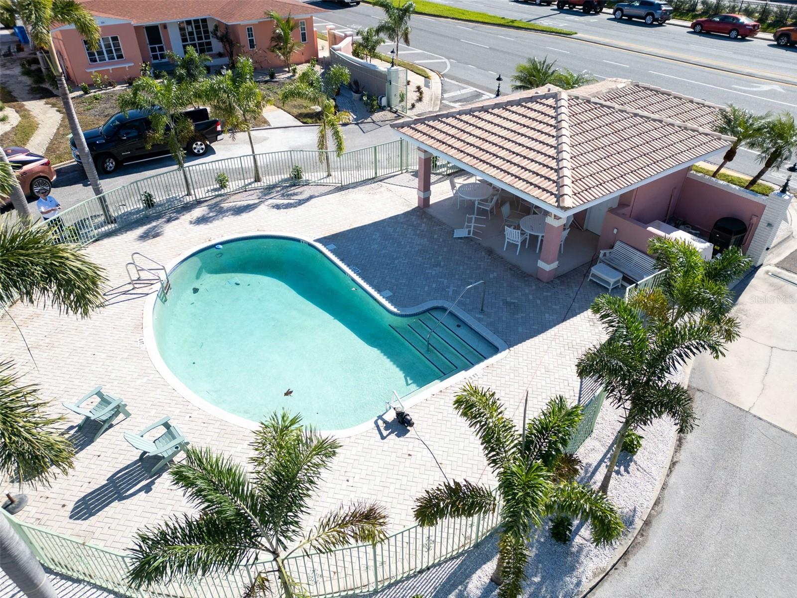 Image 40 of 51 For 16613 Gulf Boulevard