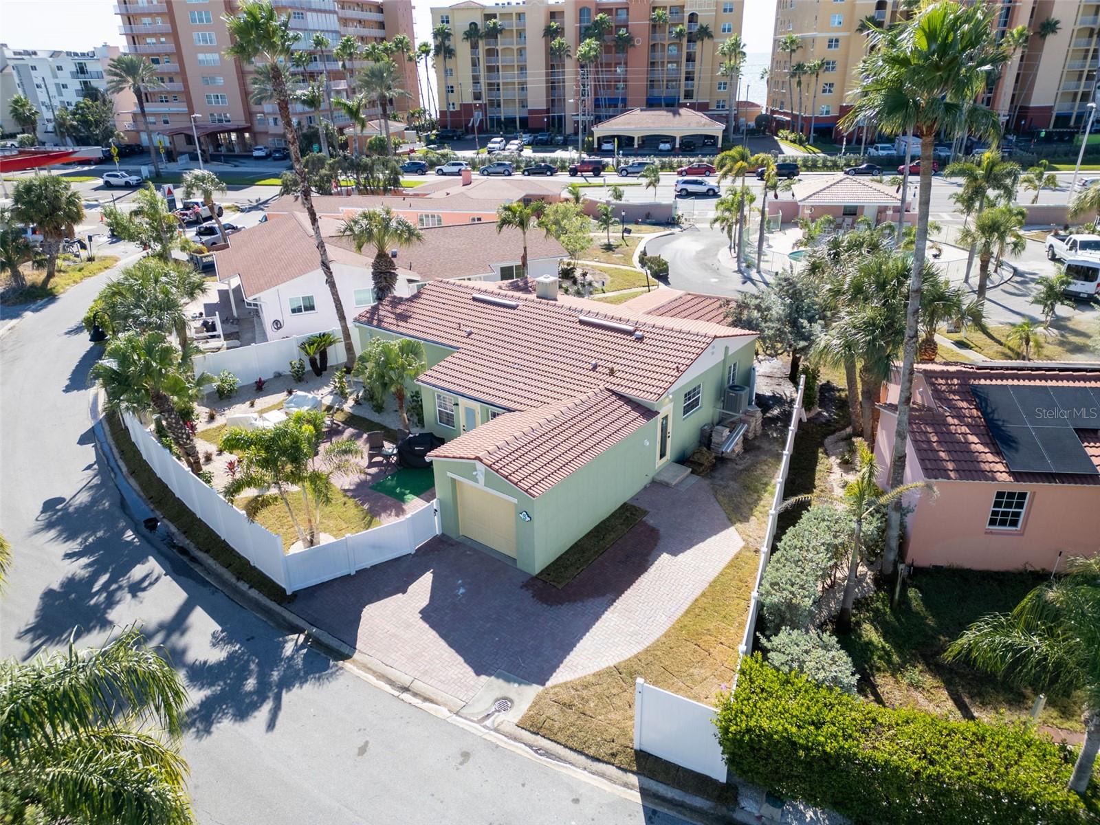 Image 48 of 51 For 16613 Gulf Boulevard