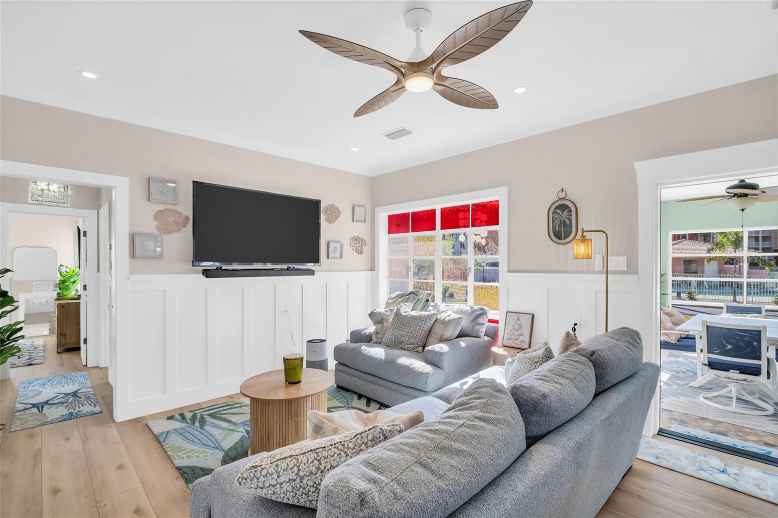 Image 6 of 51 For 16613 Gulf Boulevard