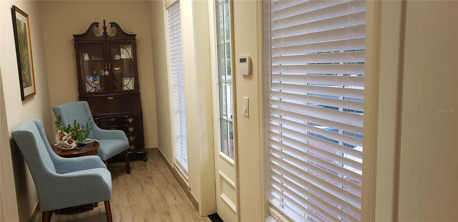 Listing photo id 3 for 16013 Florida Avenue