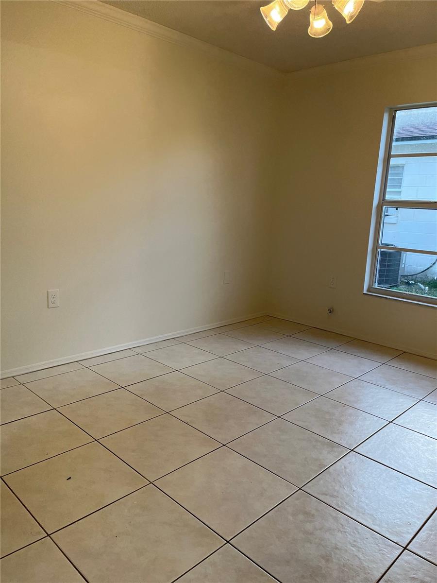 Image 12 of 19 For 3021 Tampa Bay Boulevard