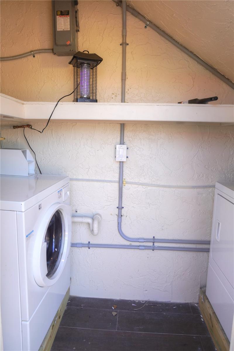 Image 19 of 26 For 8535 Blind Pass Drive 202