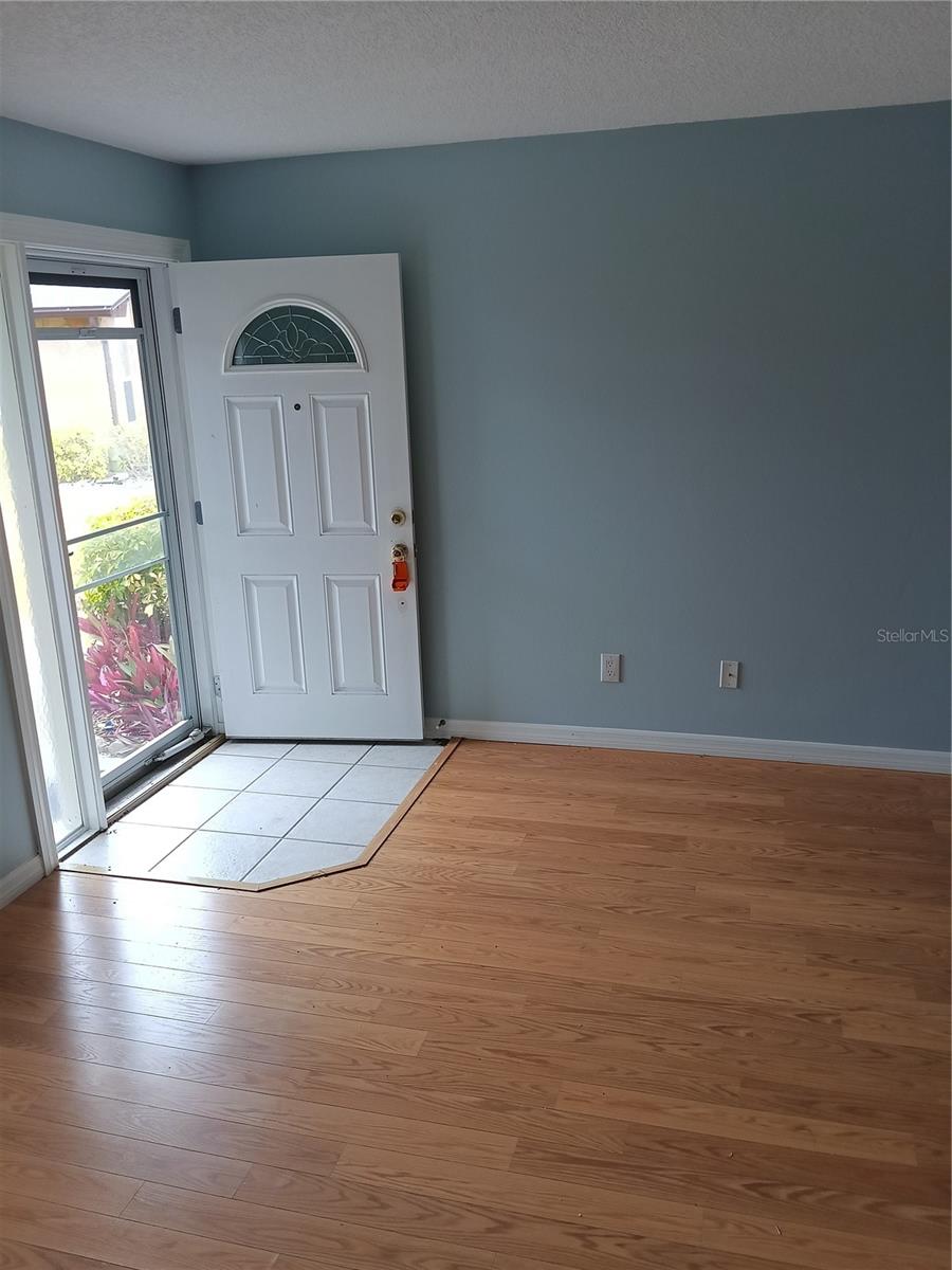 Image 6 of 14 For 1339 Queen Anne Drive C