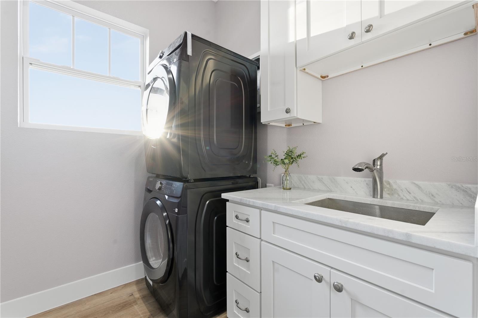 Image 13 of 18 For 3267 Emerson Avenue S