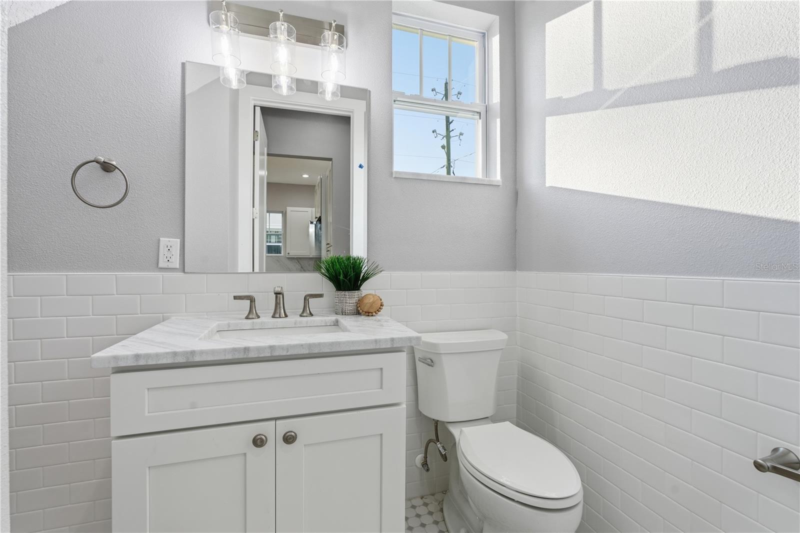 Image 7 of 18 For 3267 Emerson Avenue S