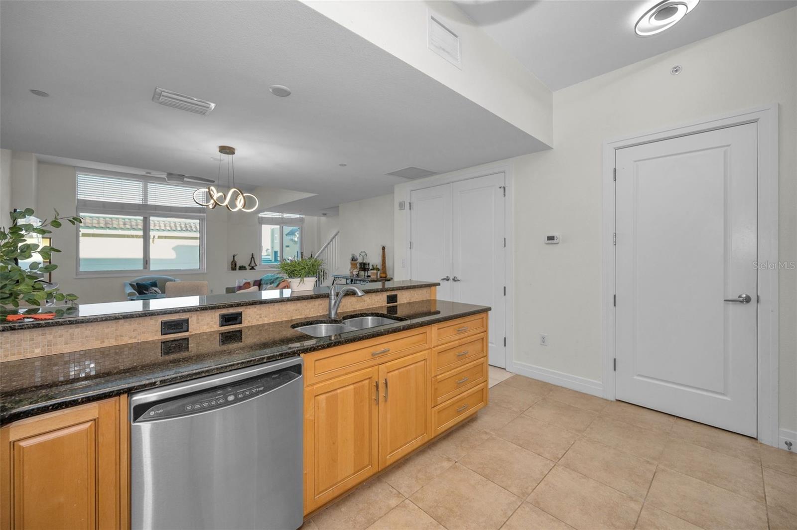 Image 17 of 65 For 331 Cleveland Street 310