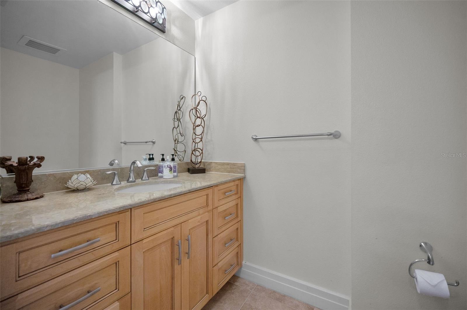 Image 19 of 65 For 331 Cleveland Street 310