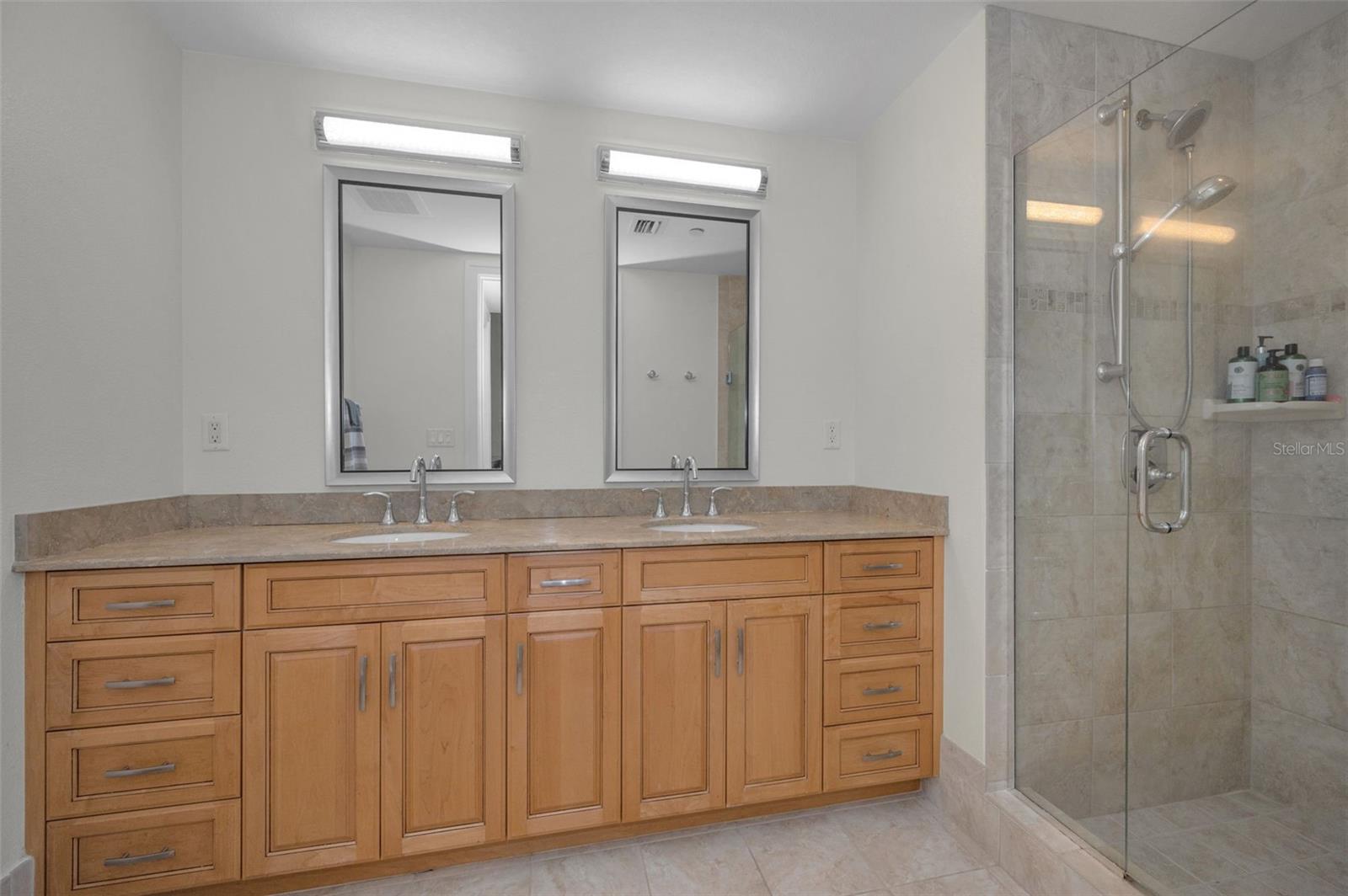 Image 30 of 65 For 331 Cleveland Street 310