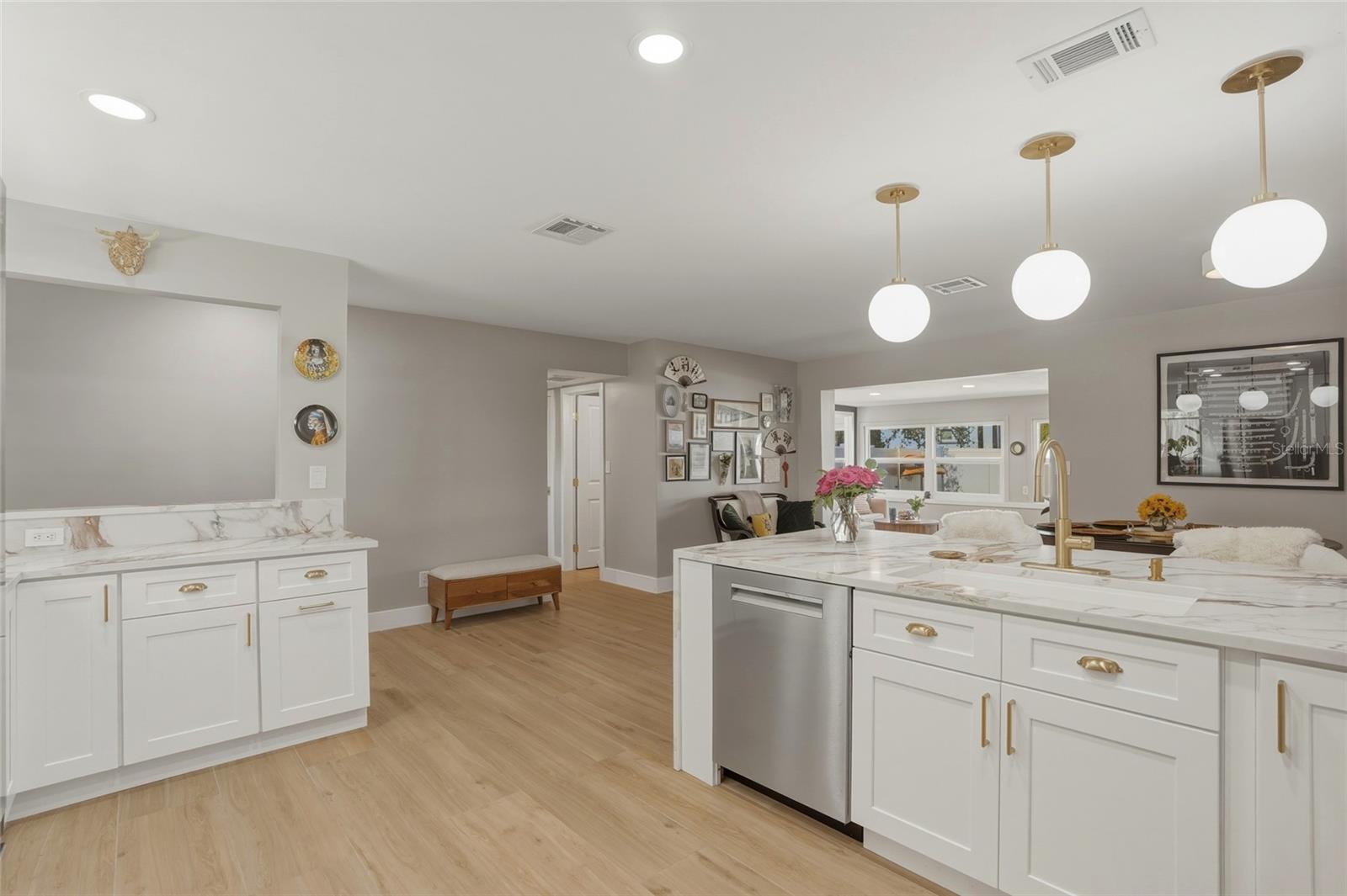 Image 11 of 40 For 411 42nd Avenue Ne