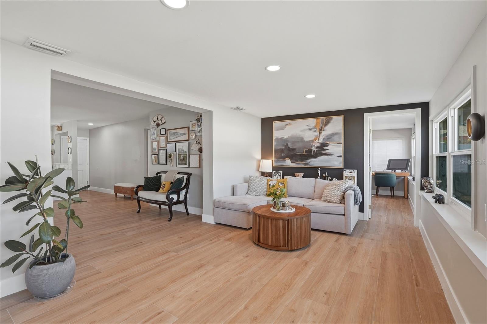 Image 16 of 40 For 411 42nd Avenue Ne