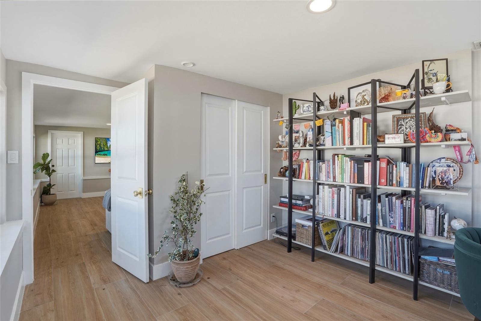 Image 27 of 40 For 411 42nd Avenue Ne