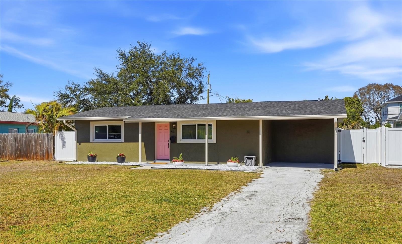 Image 3 of 40 For 411 42nd Avenue Ne