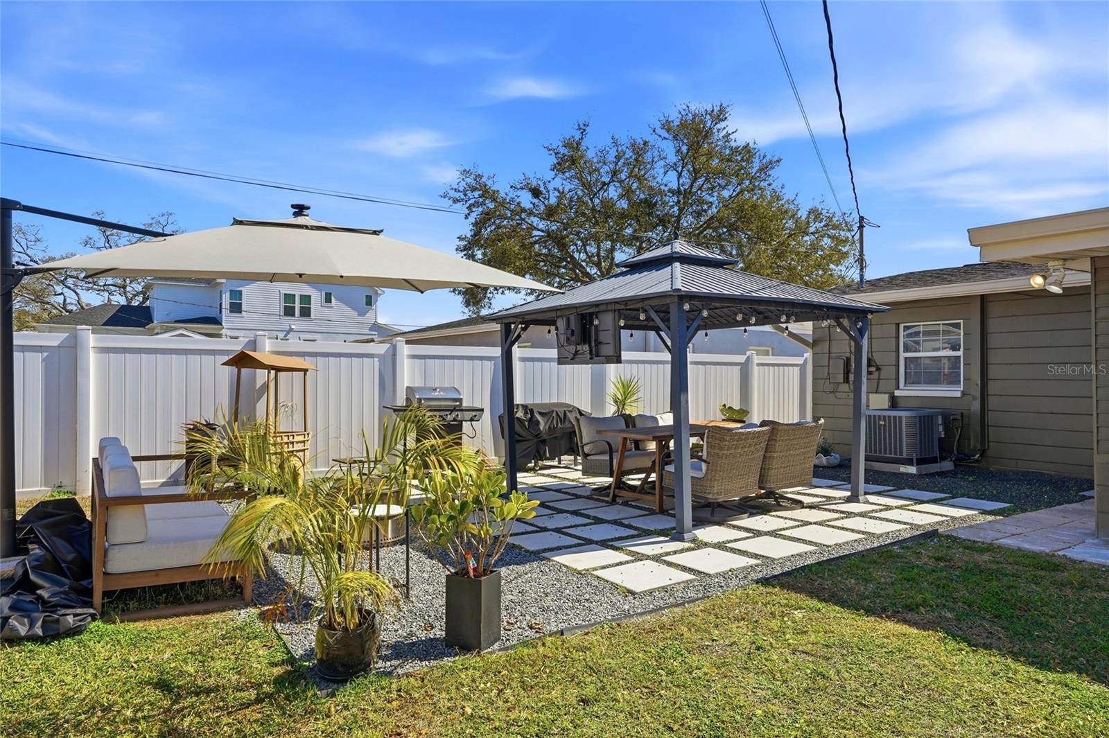 Image 32 of 40 For 411 42nd Avenue Ne